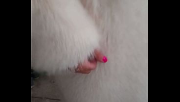 Deutsche Prostituierte Milf Sandra mit wei&szlig;em Pelz aus Ludwigsburg 