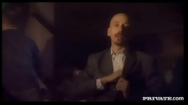 The beautiful blonde kyra banks gives a blowjob before getting screwed 