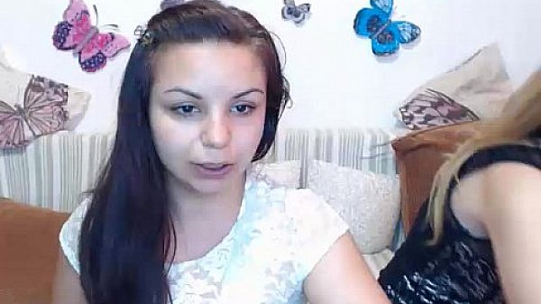 Nonton Lesbian Teens Make Out And Eat Pussy On Cam thumbnail