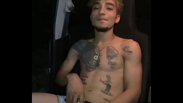 Dominicano latino, sexy, buen cuerpo, bailando sensual 