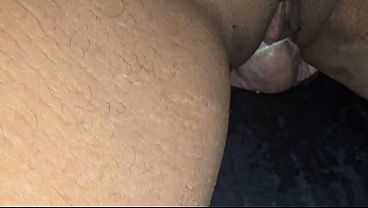 Play MP4 - Fodi gostoso com um cara no gloryhole e ele gozou na minha boca&excl;