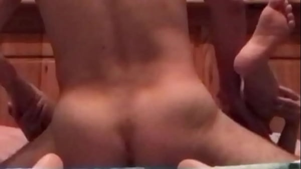 Play MP4 - Peque&ntilde;a latina blanquita y delgadita con bollo apretado la sigan rico en posici&oacute;n misionero POV - Latinos Puercos