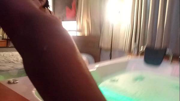 Nonton Elchicodelpeinadofollador - Hacemos Cochinadas Antes De La Ba&ntilde;era thumbnail