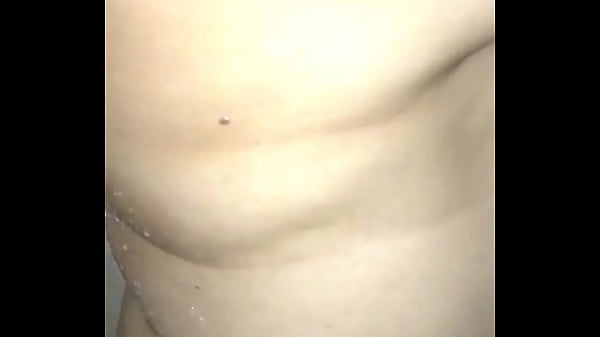 Nonton I'm Wife In The Shower thumbnail