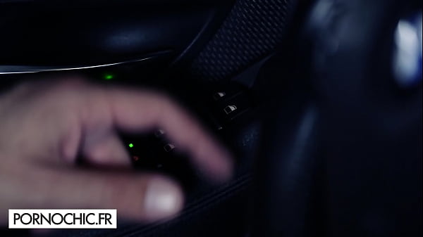 Play MP4 - Anissa Kate has sex with 3 men in a parking