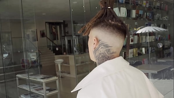 Paulo chill e se folla a un poli en una persecuci&oacute;n policial 