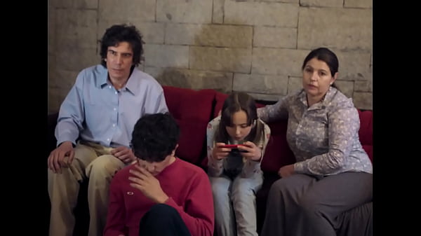 Nonton Paulo Chill-e Se Folla A Un Poli En Una Persecuci&oacute;n Policial thumbnail