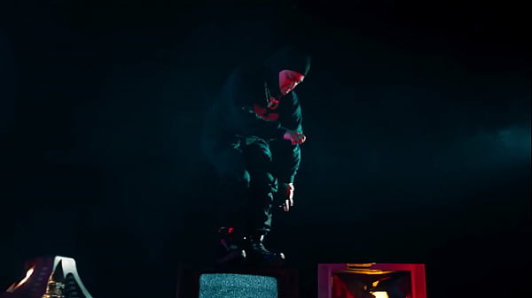 Paulo chill e se folla a un poli en una persecuci&oacute;n policial 