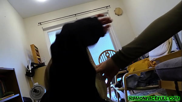 Play MP4 - Esclava de pie