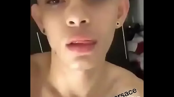 Mi amigo el vergon que est&aacute; bien bueno y con polla grande 