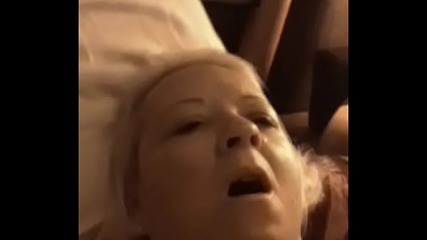 Cheryl hot milf having an orgasm on dildo