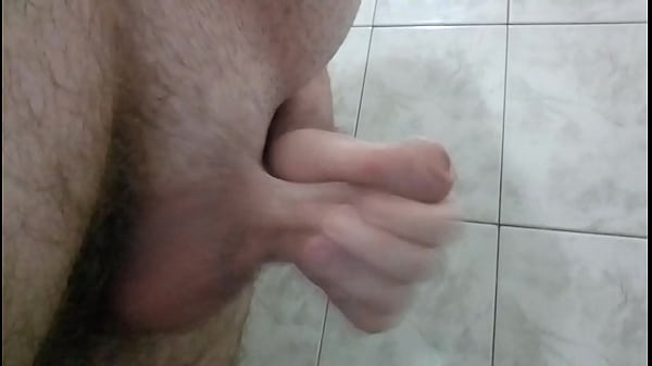 Play MP4 - Gozando no banheiro antes do banho