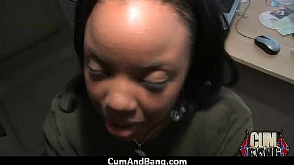 Nonton Ebony Girl Gets Slammed By Some White Dudes 8 thumbnail