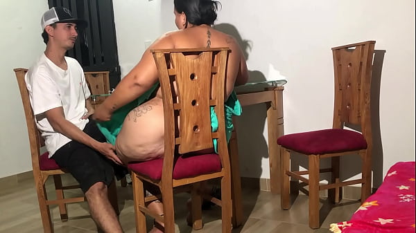 Play MP4 - mi amiga es muy caliente y todo se salio de control