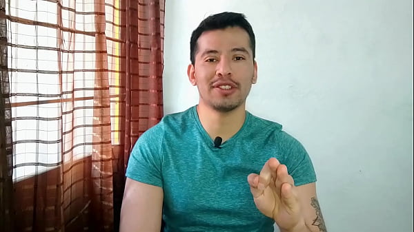 Rico twink llenado de los mecos del repartidor de agua dotado 