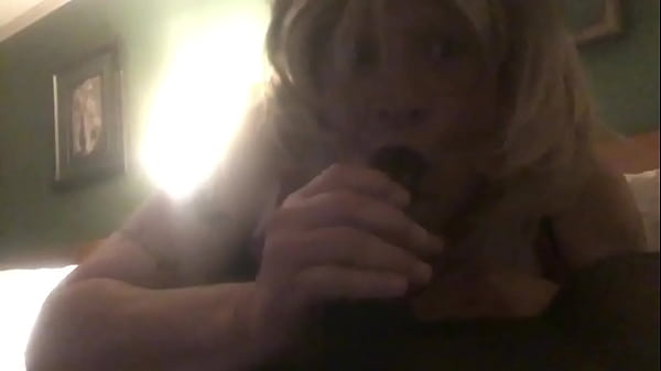 Sucking big black cock