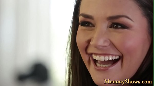 Classy stepmom in stockings gets pussylicked 