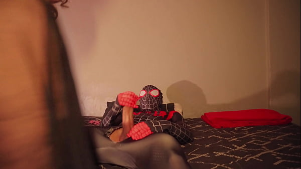 FESTA DE HALLOWEEN! Casada deu NO PELO e tomou GOZADA DENTRO DO CU e o corno assistiu tudinho de perto 