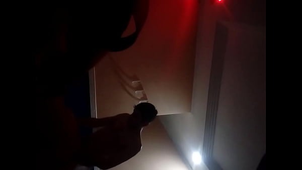 Comendo puta gostosa escondido