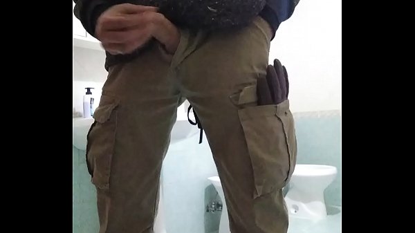 Play MP4 - E mi va di massaggiarmi per salutare la mia nuova amica Cleopatra&period; La saluto con immenso piacere&period; E che il nostro non sia un'addio&period;&period;&period;&period;&period;&period;&period; Ma una riconciliazione&period;