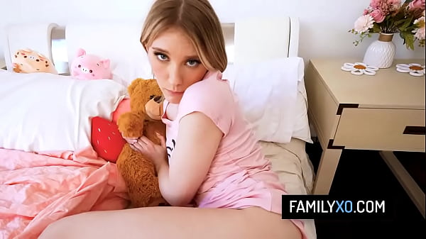 Petite stepdaughter fucks with her stepdad just to get her phone back