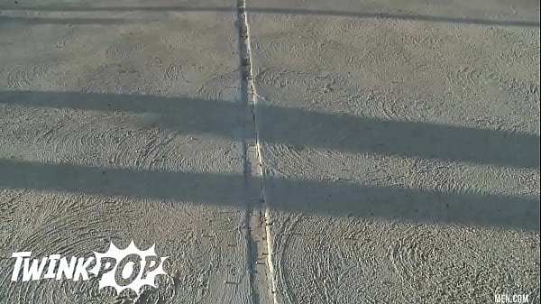 Athletic Cameron Adams Is Hungry For His Coache'_s Kris Anderson Big Dick - TWINKPOP