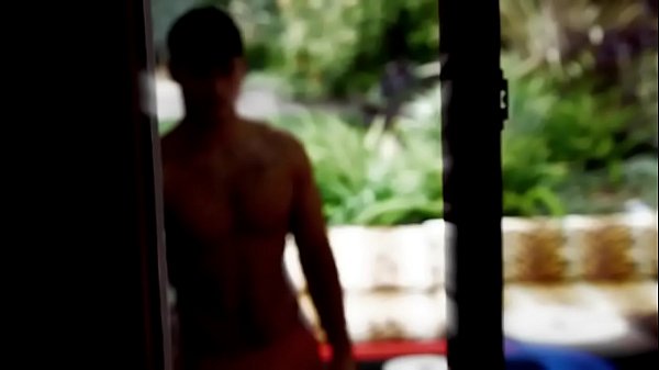 Alessandra Ambrosio Striptease thumbnail