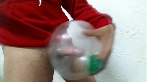 Paja en casa con condon inflado de un chamo 