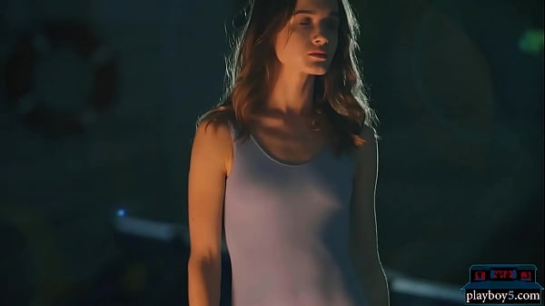 Big ass_and tits Americanblonde MILF model Carlye Denise