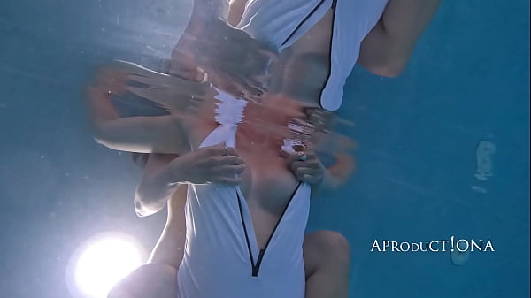 Summer squirting lesbians