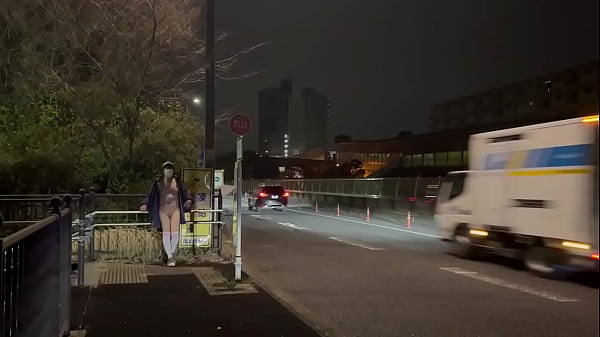 女装まゆの深夜露出プレイ 