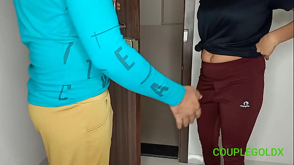 Play MP4 - कोमल पार्किंग के ऊपर झगड़ा हुआ था तो उनके दरवाजे पर मूत दिया