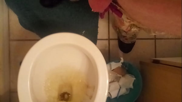 Play MP4 - Soft piss