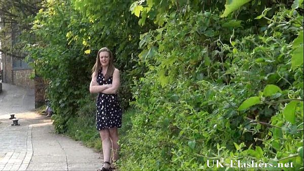 Teen public nudity and Laurasamateur flashing outdoors of_sexy english babe
