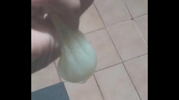 PoBatendo uma quem vem beber o leitinho 