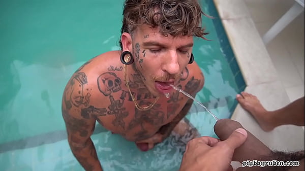 4 NASTY PIGS IN MOTEL BREEDING AND PISS 