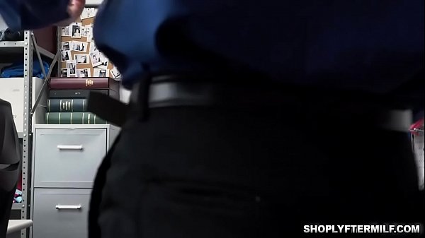 Security officer fucking Vanessa Cages tightmilf pussy from below