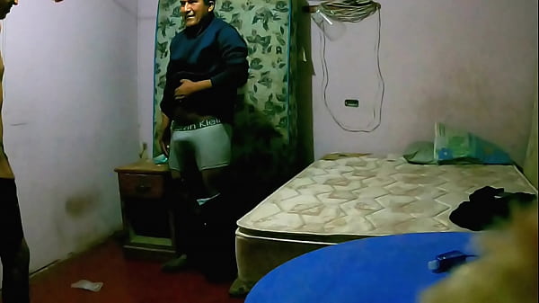 Cholo Cachero Maduro Entra A Mi Cuarto A Cacharme thumbnail