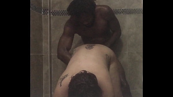 Play MP4 - Rae Roxoff Interracial shower scene