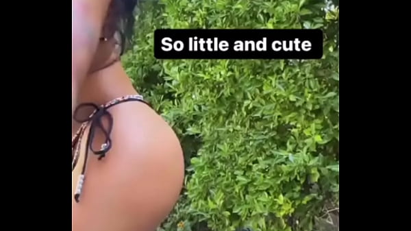 Nonton Mommy Larry thumbnail