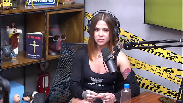 Papo sobre criptomoedas da atriz gostosa maru karv ruivinha safada 