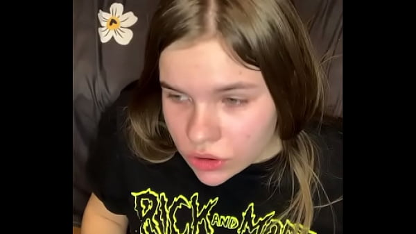 Getting my pussy wet on the mirror while streaming