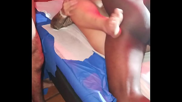 Entrei na toca dos lobos agora n&atilde;o consigo mais sair eles est&atilde;o me devorando