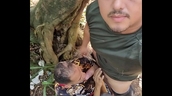 Play MP4 - M&eacute;nage com desconhecido na trilha ecol&oacute;gica - FULL RED