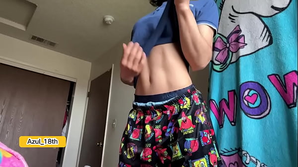 Cute twink masturbating in his room and records the video 