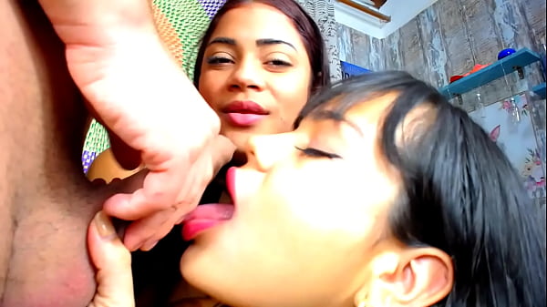 Play MP4 - Three cute girls give blowjobs to this lucky guy