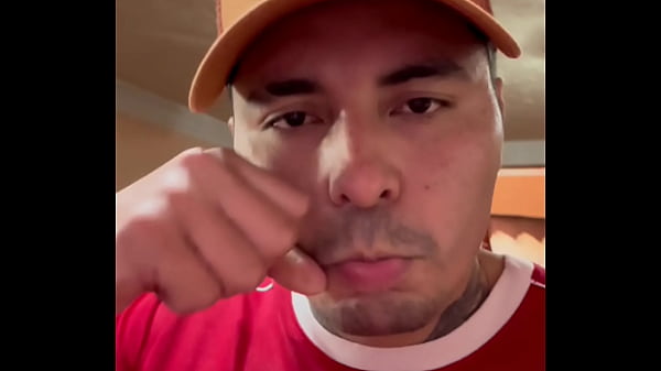 Mientras veo como se cogen a mi novio, yo les preparo caf&eacute_