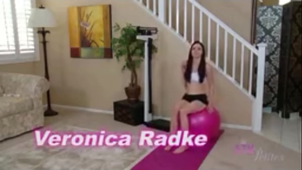 Nonton Sexymarlenii Entrevista Haciendo Ejercicio thumbnail