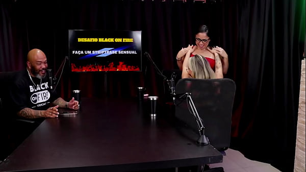 Nonton Trabalha Na &aacute;rea Da Est&eacute;tica, Fizeram Menage, Gosta De Exibisionismo E Casa De Swing, &eacute; Acompanhante E &eacute; Ousada - Aninha E Renatinha (watch On: Sheer/red) thumbnail