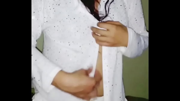 Play MP4 - Presume sus hermosas tetas